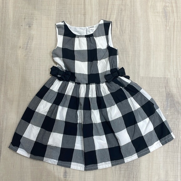 5T Carter’s black and white plaid bow dress - Picture 1 of 5